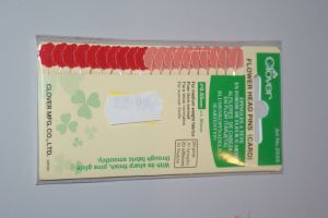 CLOVER FLOWER HEAD PIN CARD